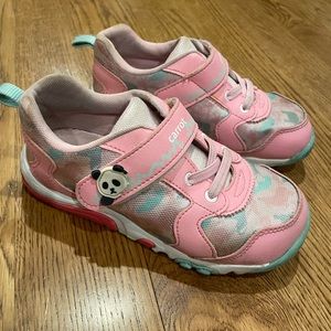 Carrots girls size 19cm, US 13 pink panda sneakers